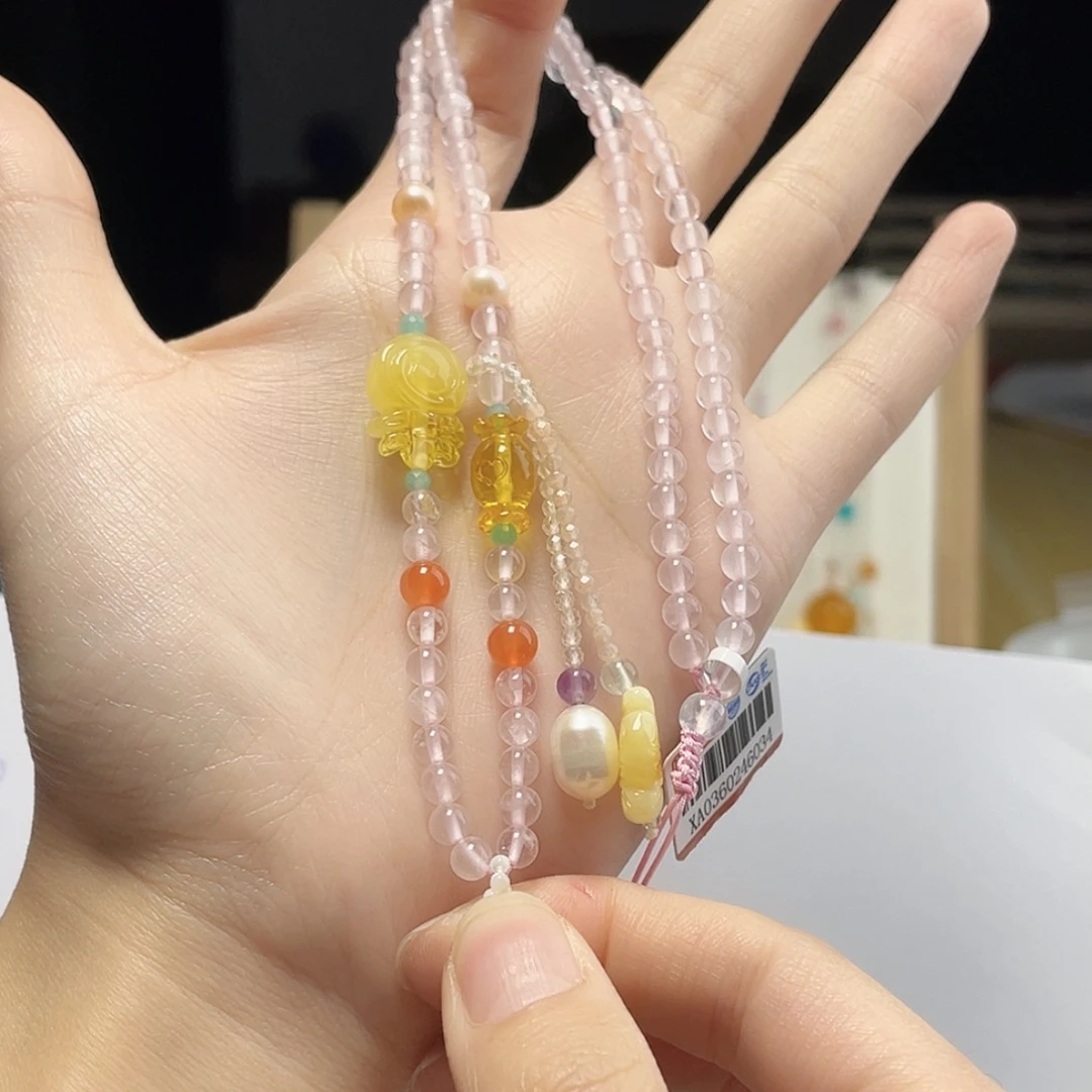 W***儿蜜蜡未镶嵌裸石项链