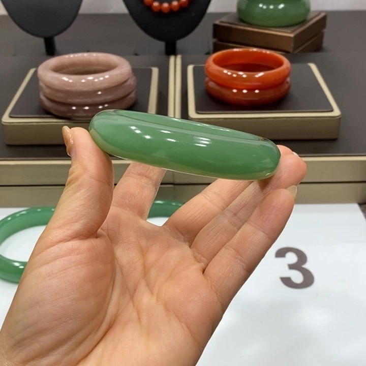 东陵石手镯未镶嵌徐*徐