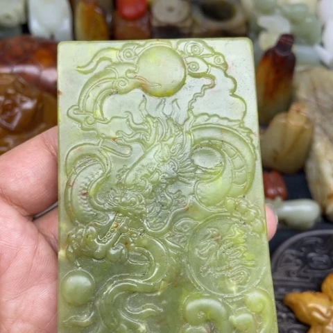 蛇纹石玉未镶嵌颈饰30