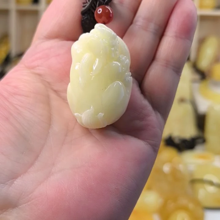 蜜蜡颈饰未镶嵌小貔貅