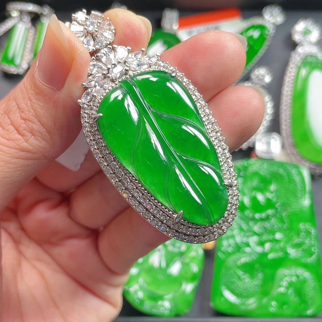 吊坠(不含链)未镶嵌翡翠