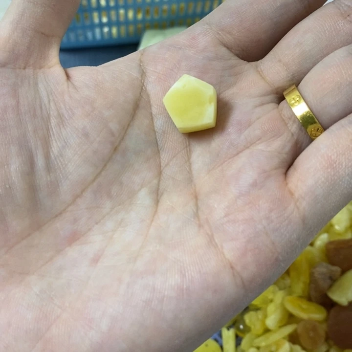 蜜蜡裸石未镶嵌喵***?吊坠