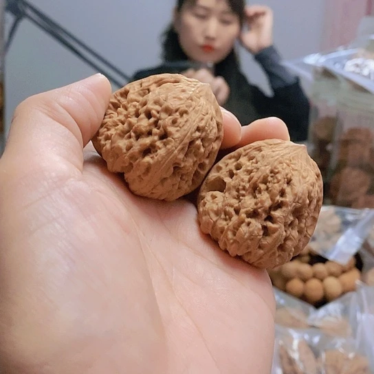 【闪购商品】把件文玩核桃40平谷凹底水尖黄