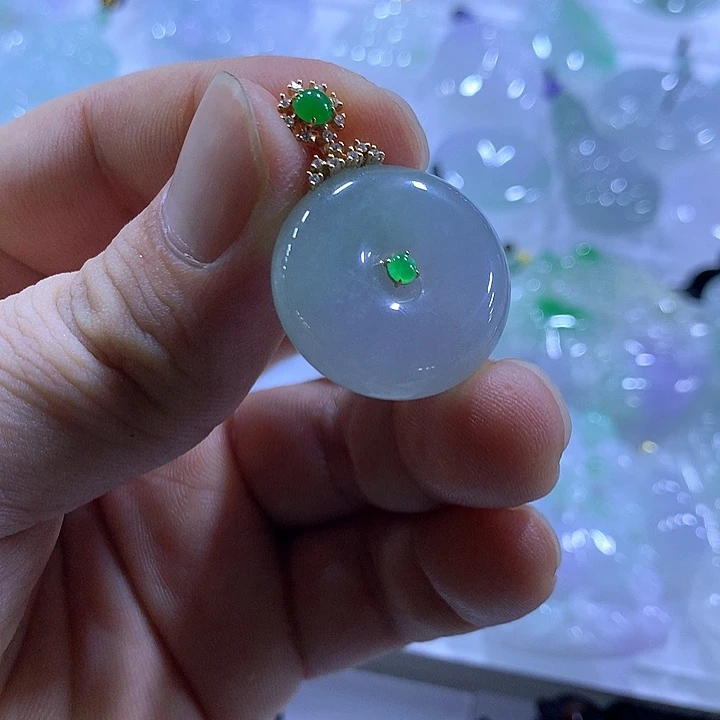 颈饰18K金镶嵌翡翠天然翡翠A货吊坠