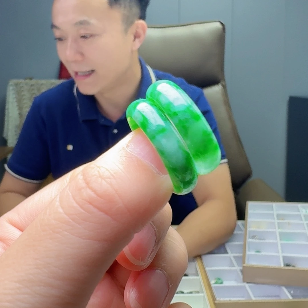 未镶嵌戒圈翡翠多样性发货其一