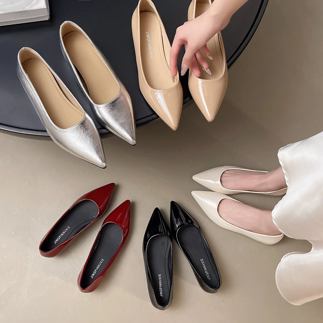 尖头内增高【1135】4厘米气质裸色浅色漆皮平跟真皮纯欲性感单鞋