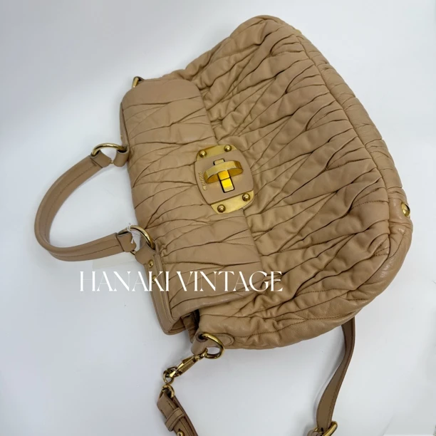 95新 MIU MIU/缪缪 花绮二店/MIU MIU皱褶奶茶单肩包