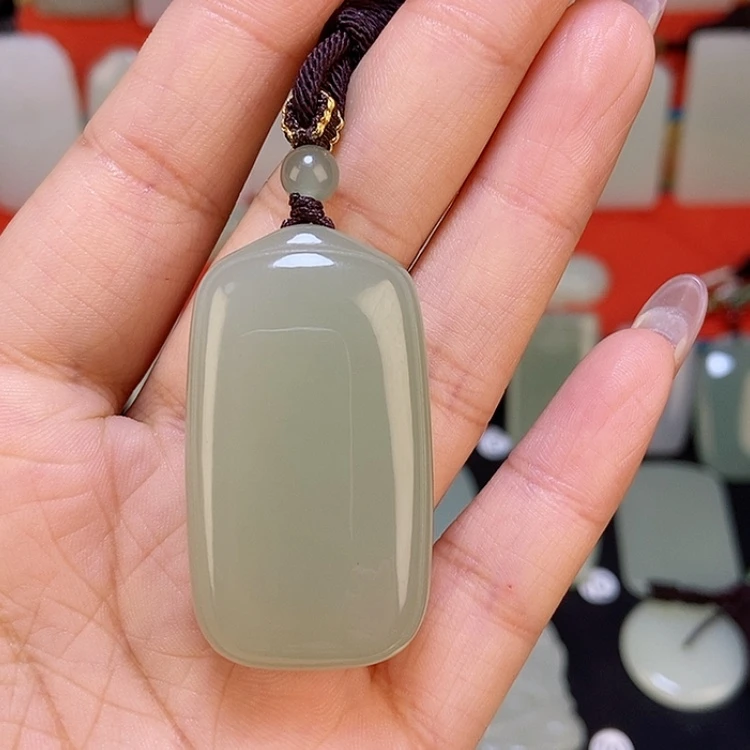 【闪购商品】颈饰未镶嵌和田玉