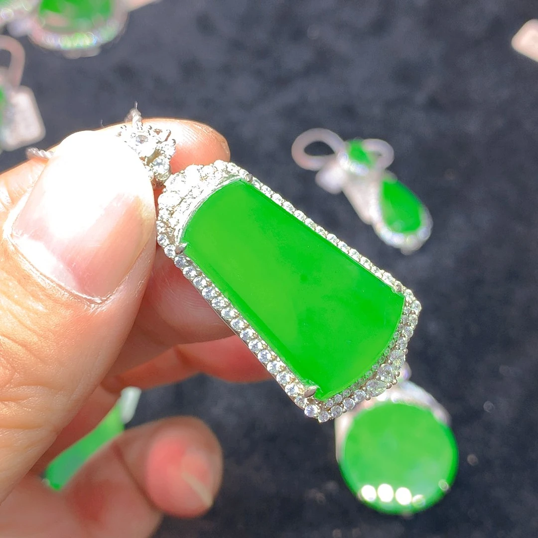 颈饰银S925镶嵌翡翠