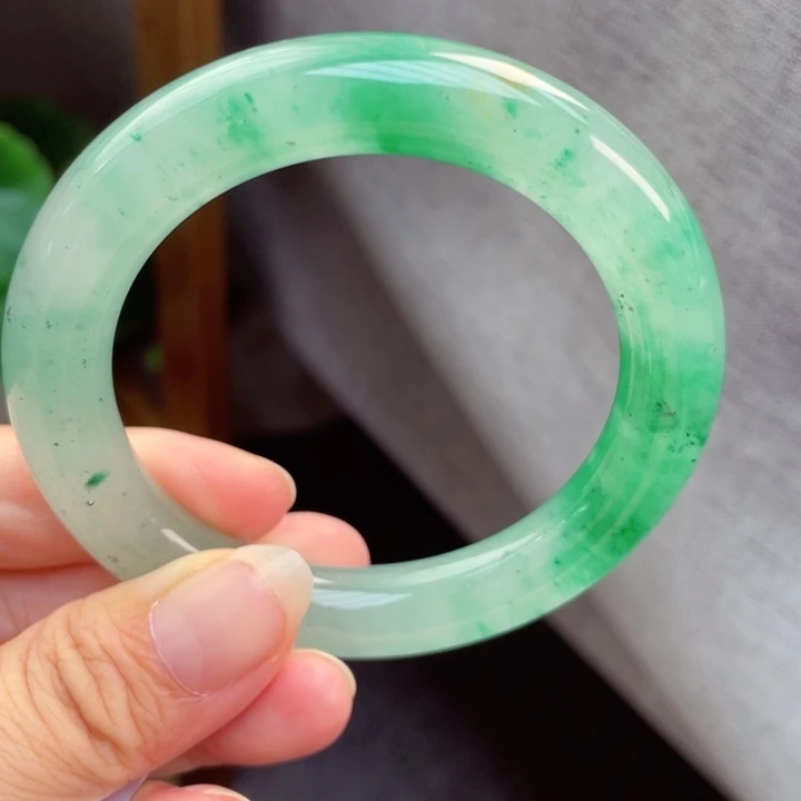 未镶嵌手镯石英质玉52 －53