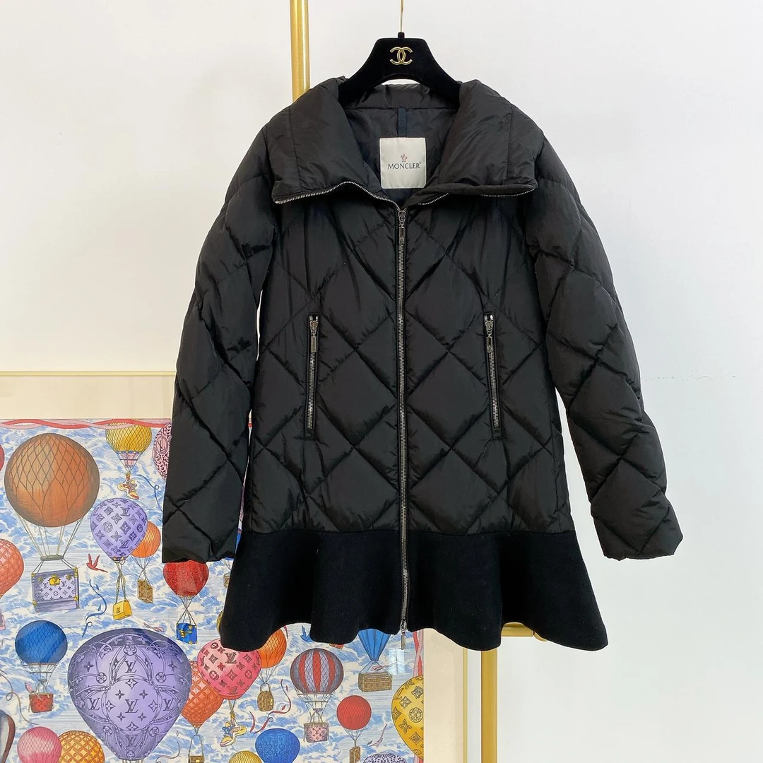 【Moncler】#蒙口黑色菱格纹羽绒服00码