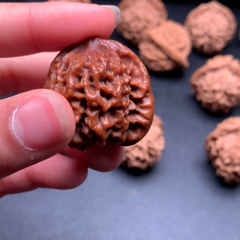 【闪购商品】文玩核桃吊坠无***神文玩核桃