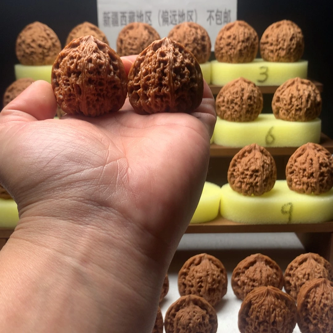 辰****文玩核桃吊坠文玩核桃南疆石