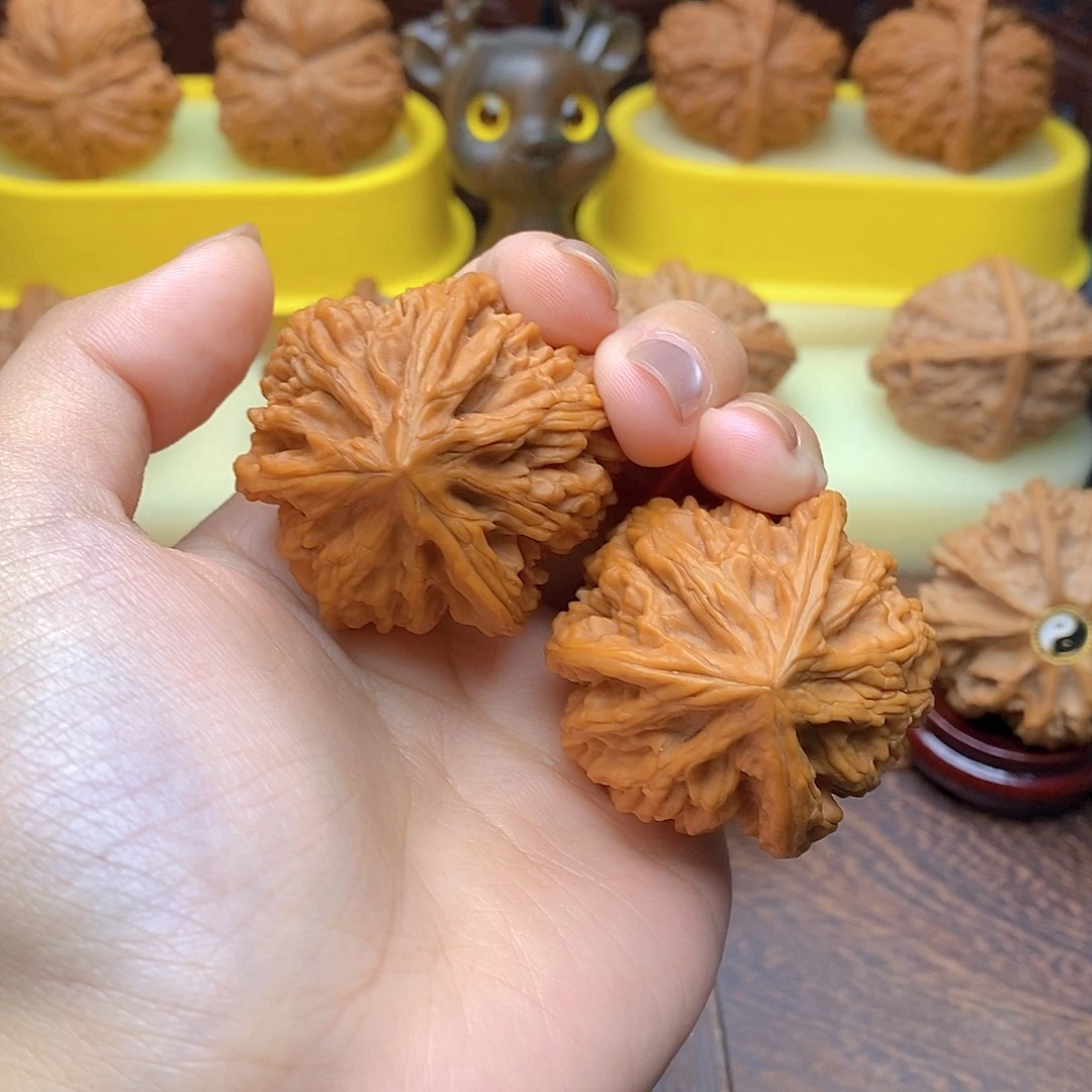 一***时文玩核桃吊坠文山三棱 225号