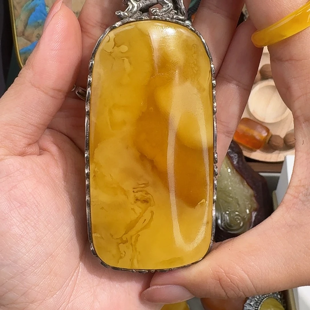 沉***未镶嵌琥珀裸石我