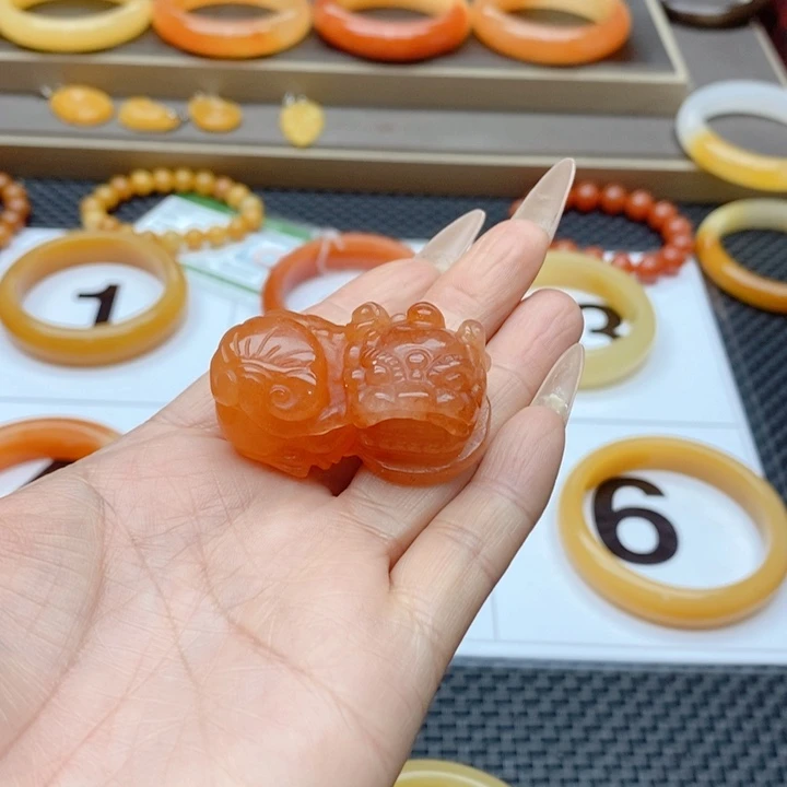 石英质玉（黄龙玉）手镯未镶嵌天**客