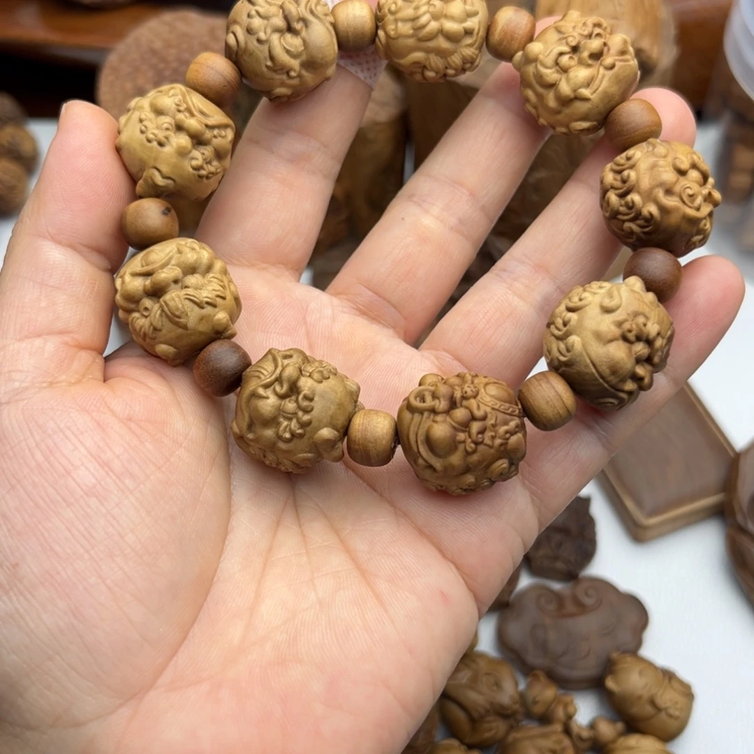 小***哥木质类精工细作品