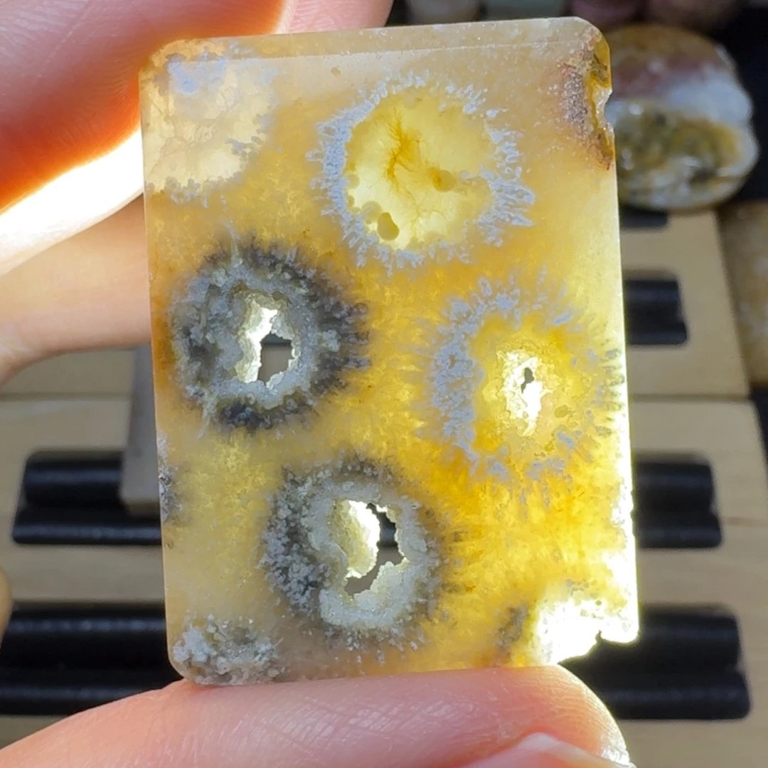 硅化玉打光有意思未镶嵌