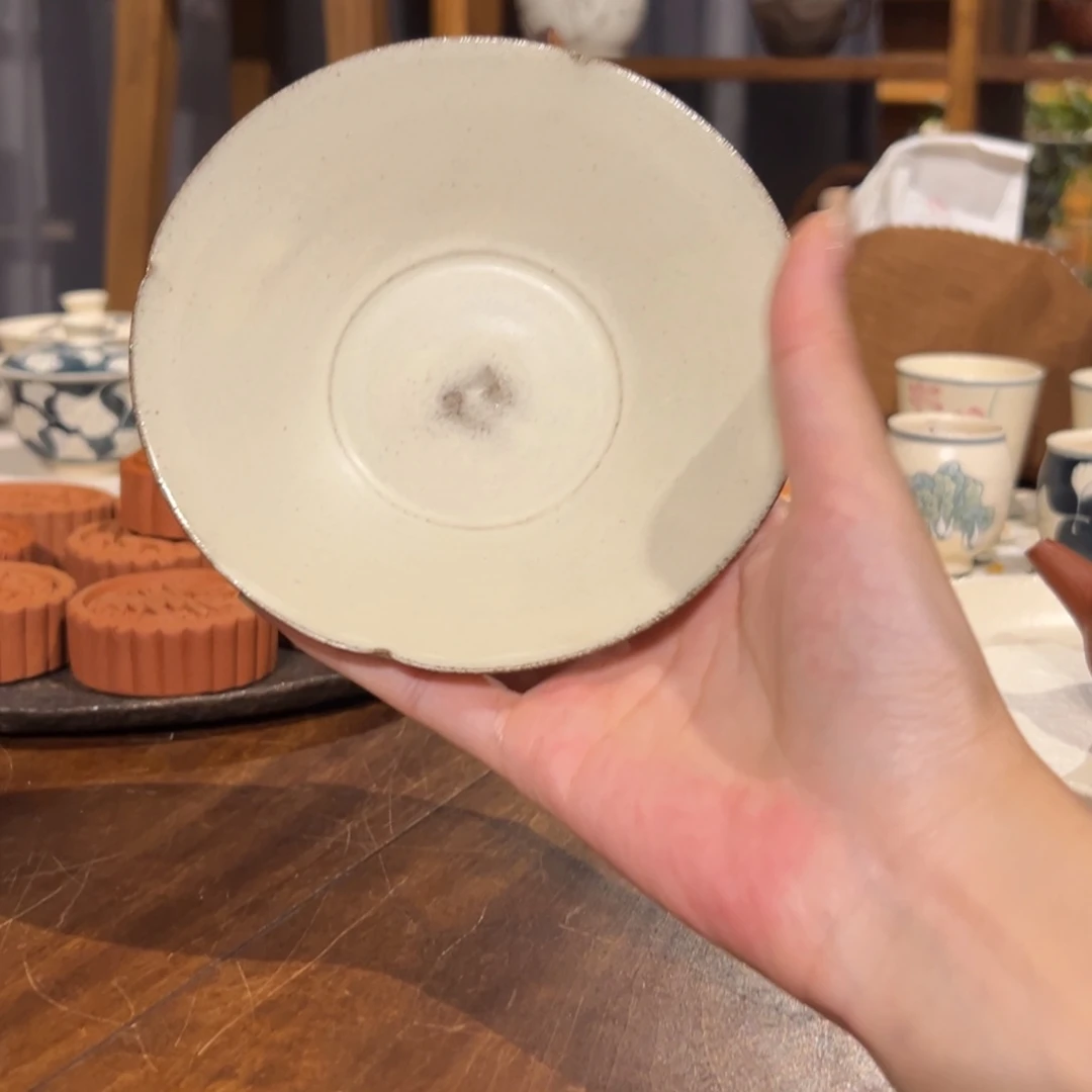 瓷片陶瓷。      陶瓷。