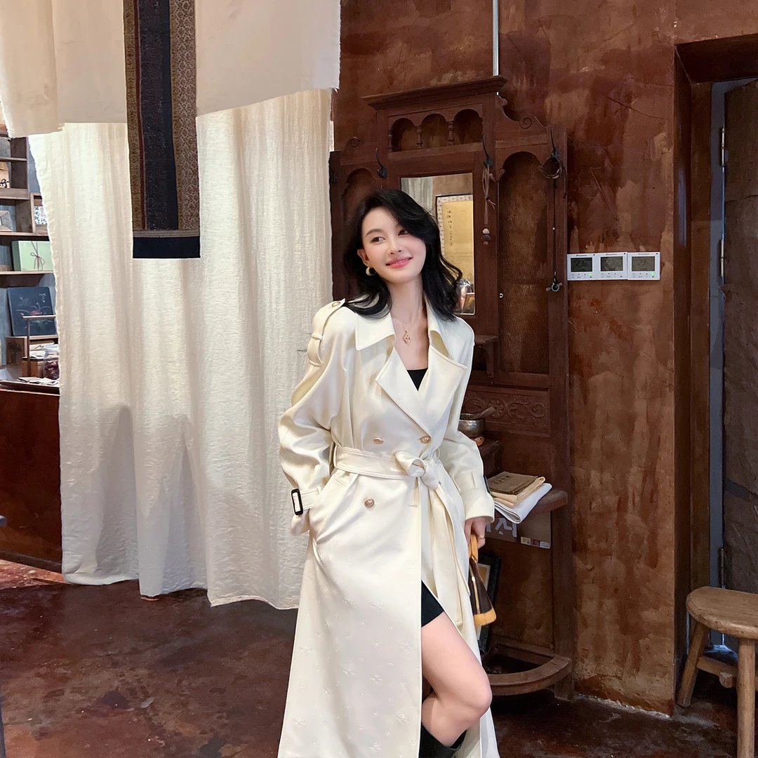 高级感白色提花风衣外套女2025秋季新款韩系宽松气质流行休闲大衣