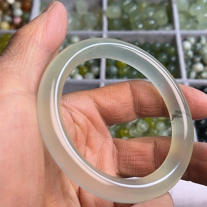 合金蛇纹石玉颈饰