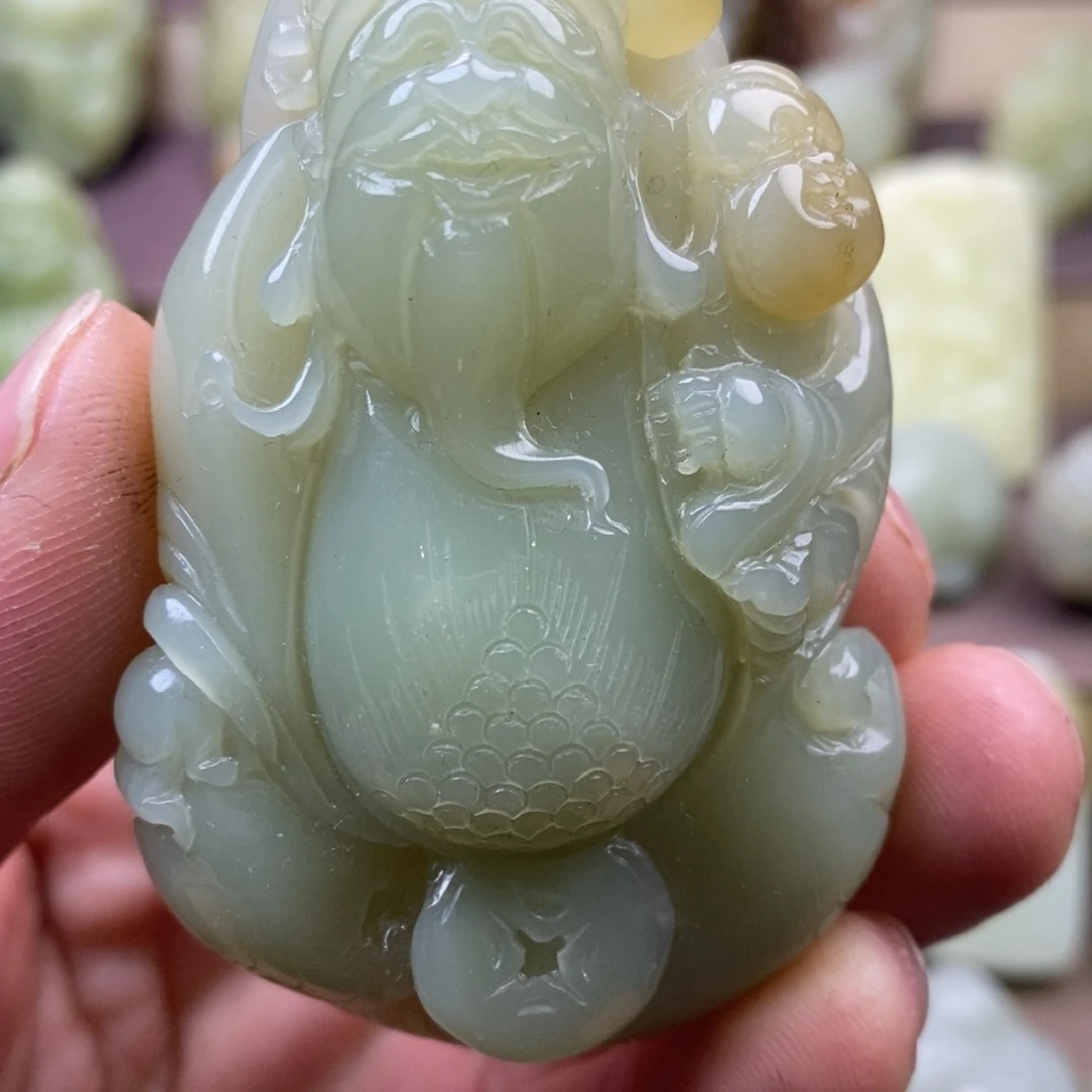 和田玉未镶嵌把件