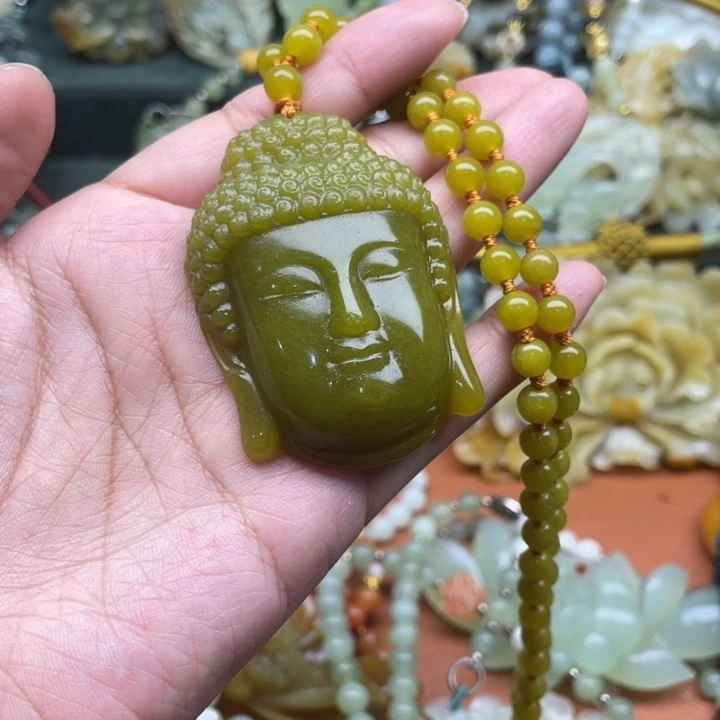 蛇纹石玉吊坠合金