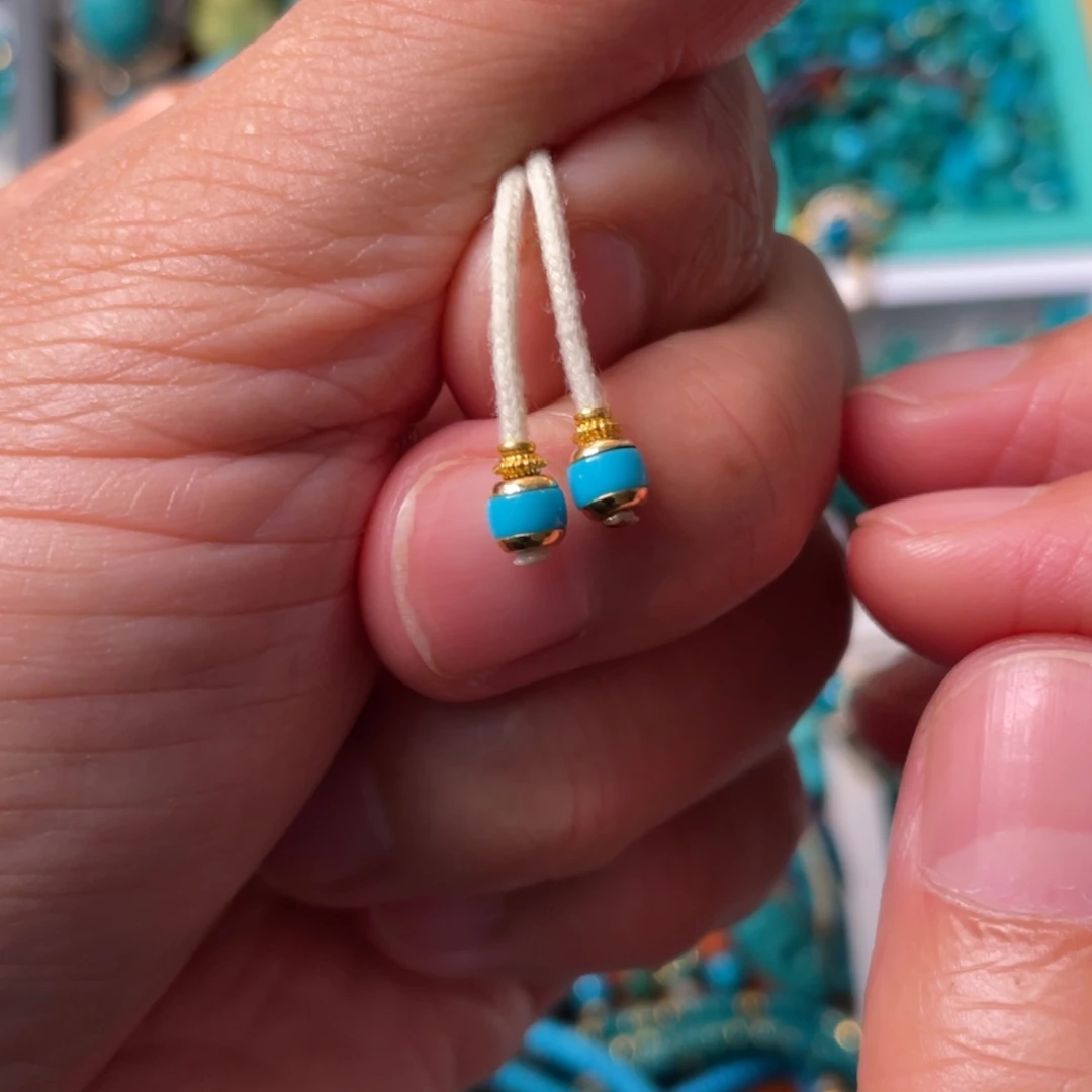 绿松石未镶嵌颈饰