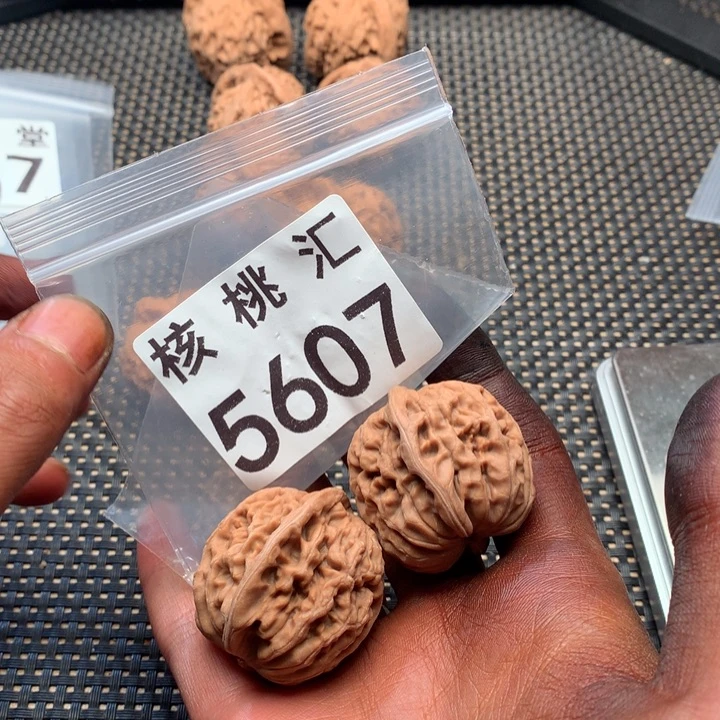 文玩核桃吊坠凤凰台