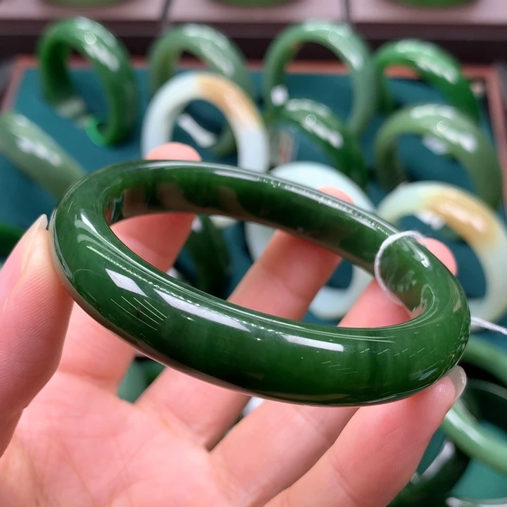 未镶嵌手镯和田玉（碧玉）