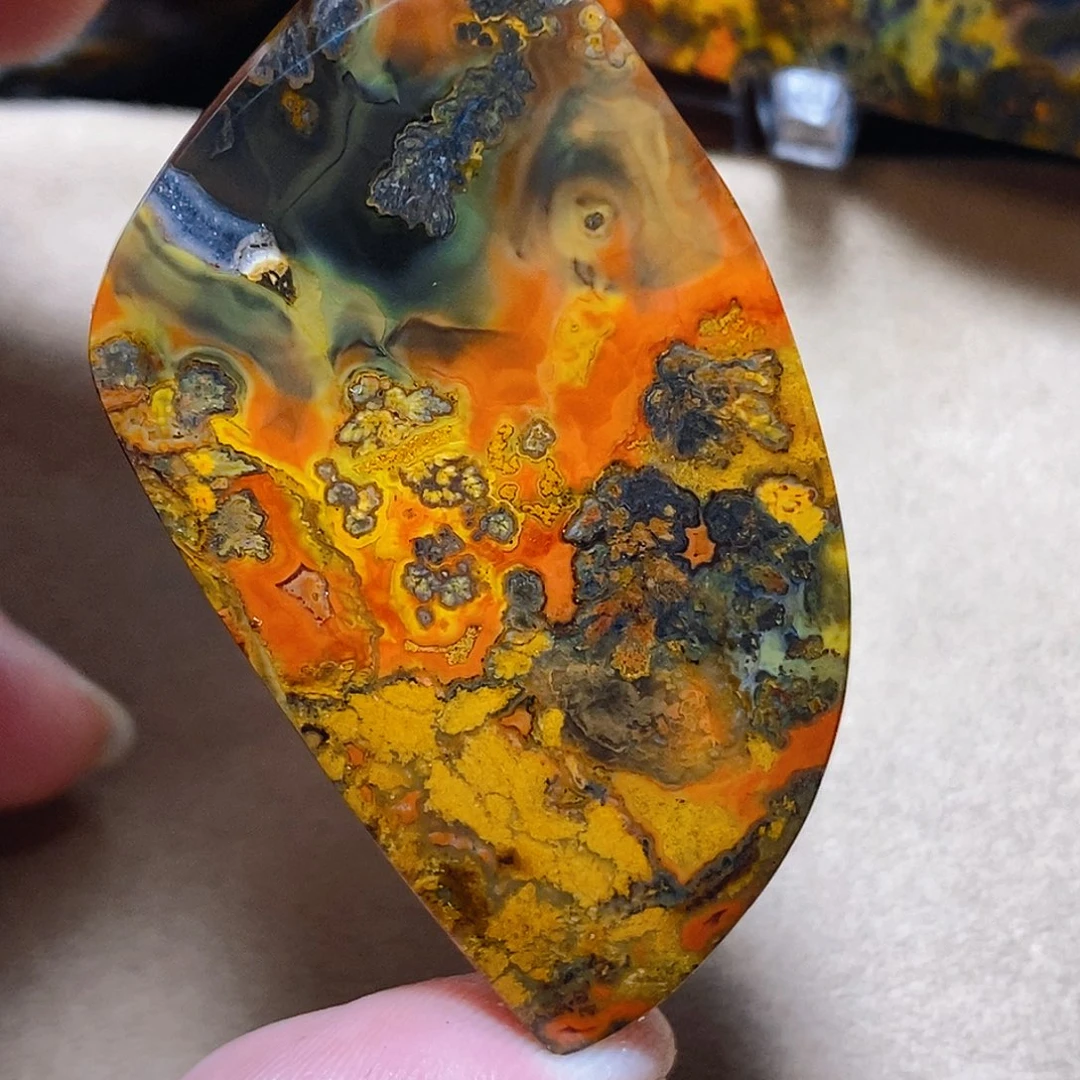 未镶嵌颈饰玛瑙/玉髓放**刀