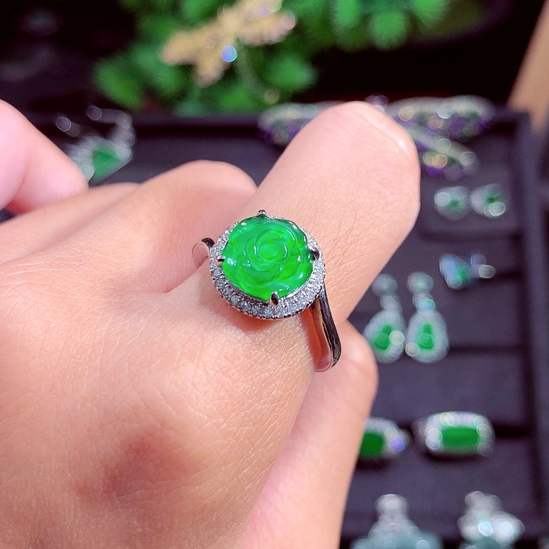 颈饰未镶嵌翡翠天然