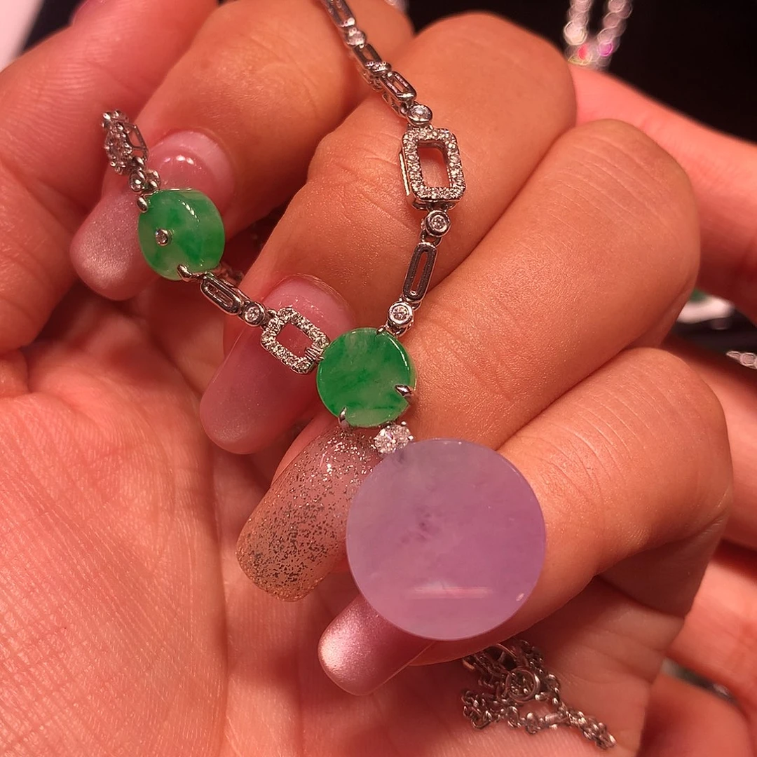 翡翠18K金镶嵌颈饰