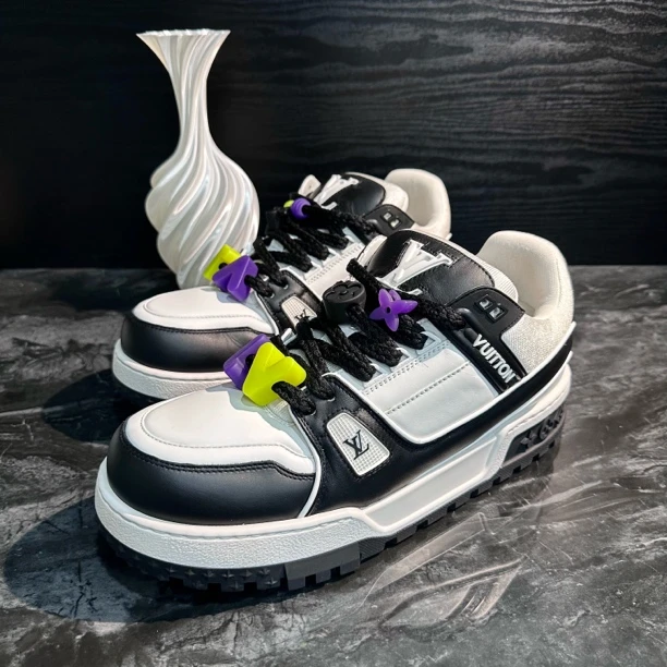 95新 LouisVuitton/路易威登 0851/43码/黑白Trainer Max休闲鞋