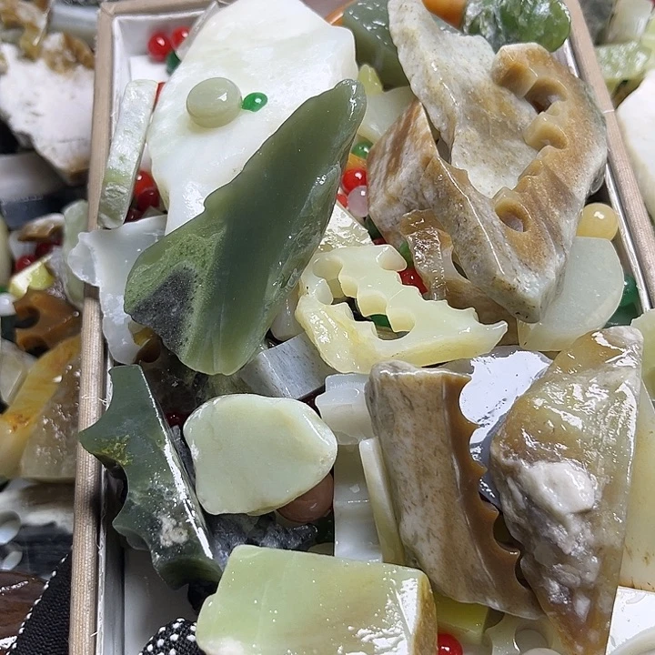 和田玉未镶嵌珠宝奇石念*