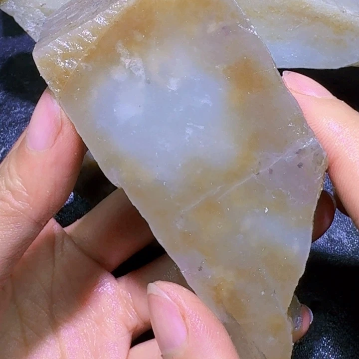 未镶嵌和田玉（糖玉）珠宝半成品