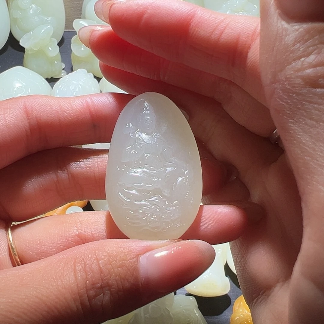 无***语和田玉未镶嵌颈饰