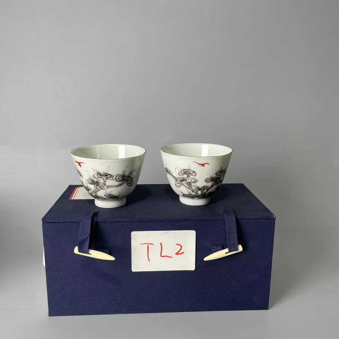 墨彩矾红灵芝纹杯一对