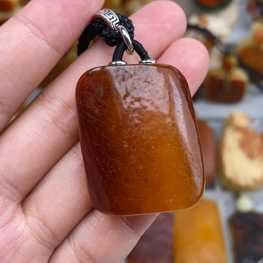 未镶嵌吊坠(赠链)琥珀