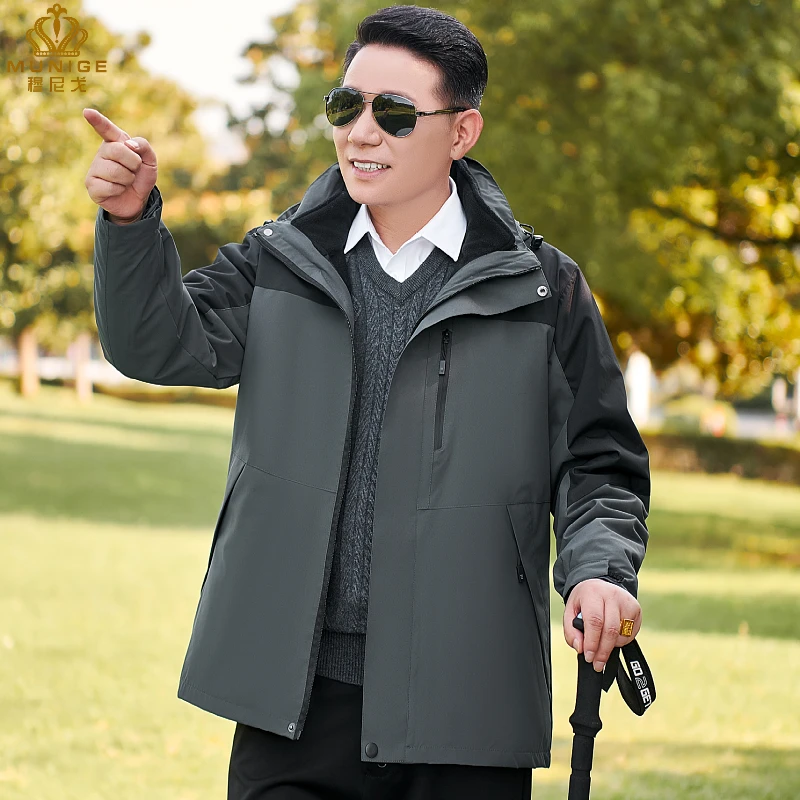 爸爸冲锋衣春秋装中老年男士外套三合一爷爷冬装衣服加绒加厚夹克