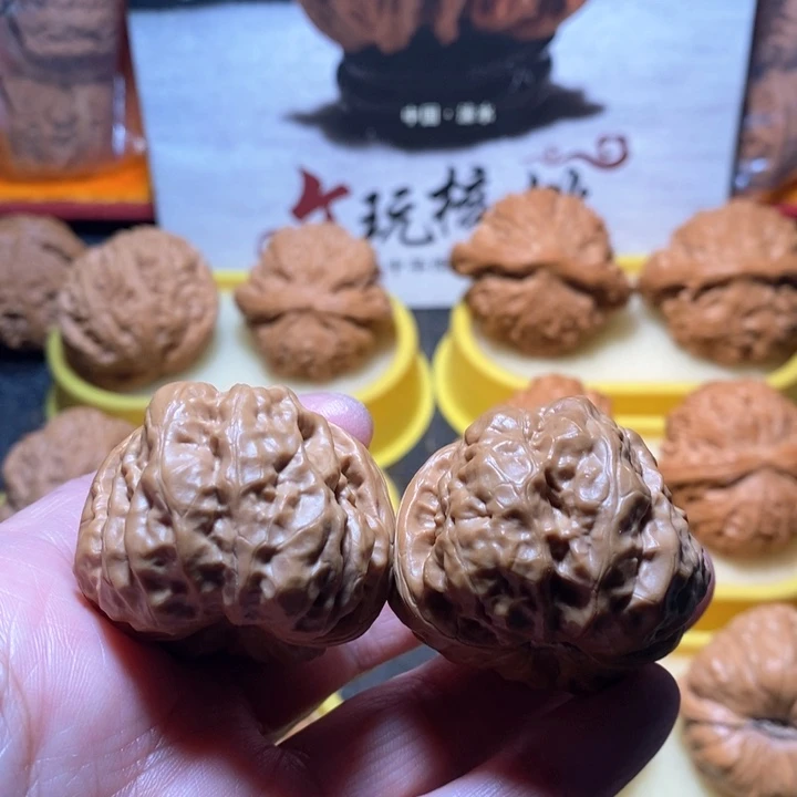 文玩核桃把件蛤蟆头 38 39