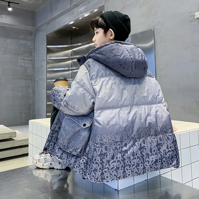男童渐变白鸭绒羽绒服冬款中大童中长款字母连帽上衣冬装