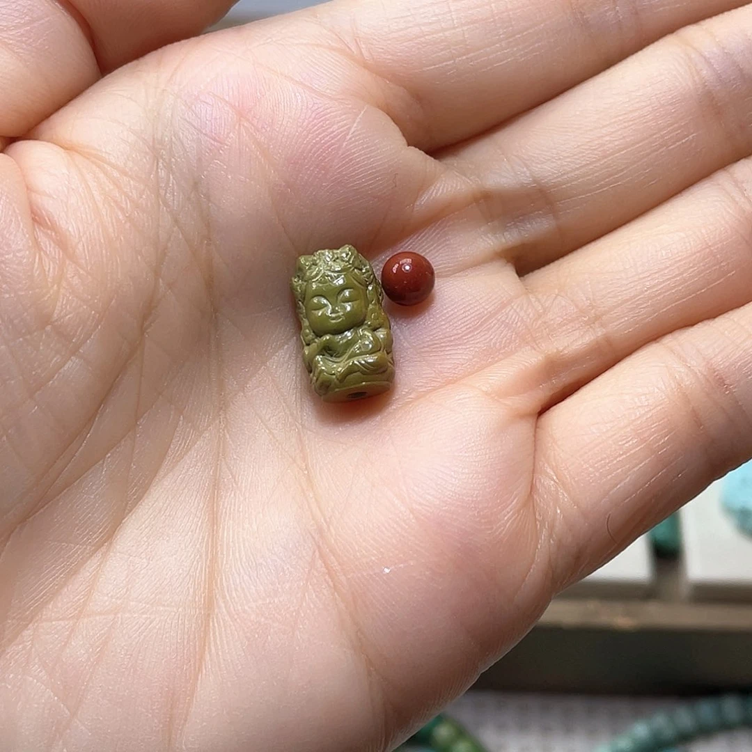 南红玛瑙配饰未镶嵌