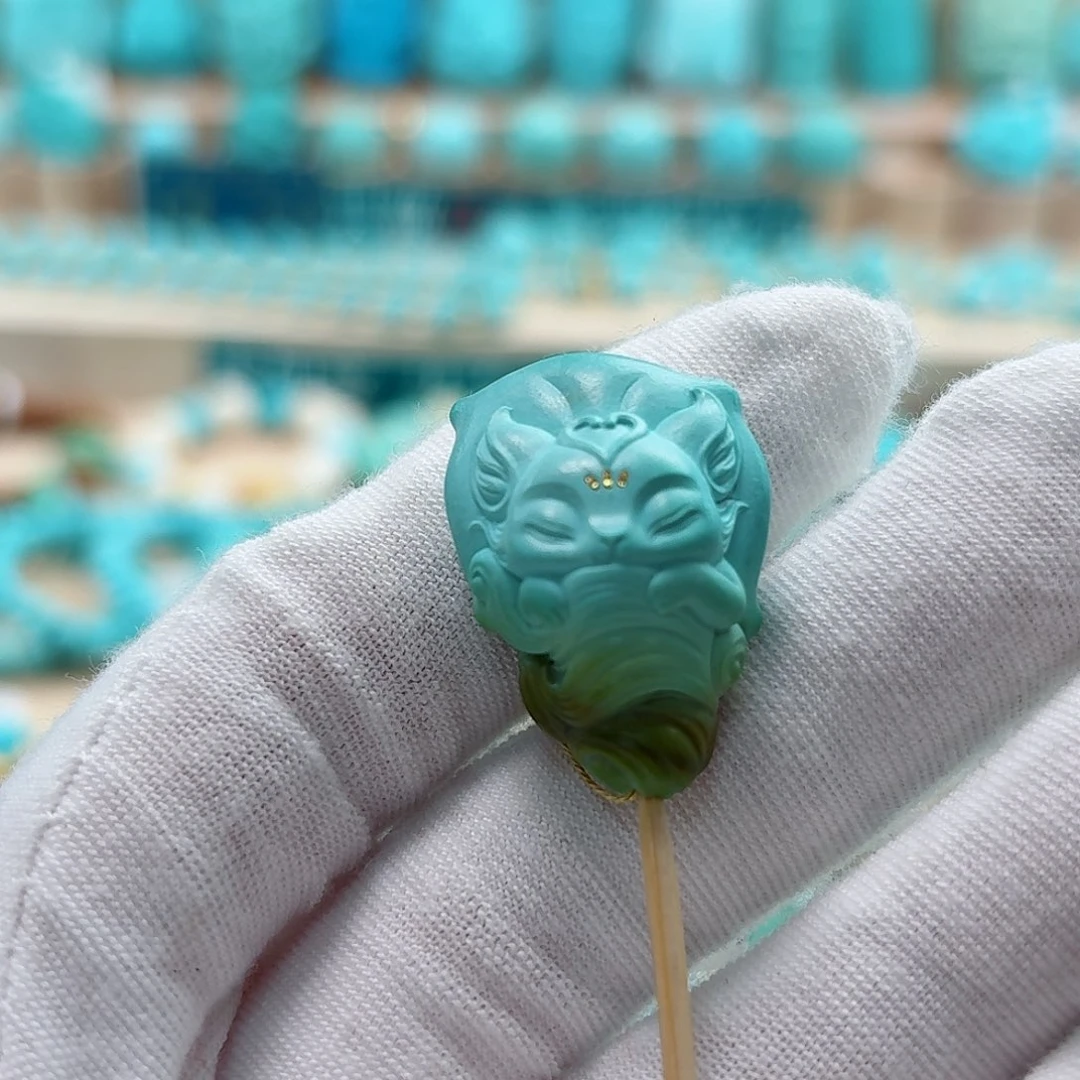 绿松石未镶嵌珠宝奇石