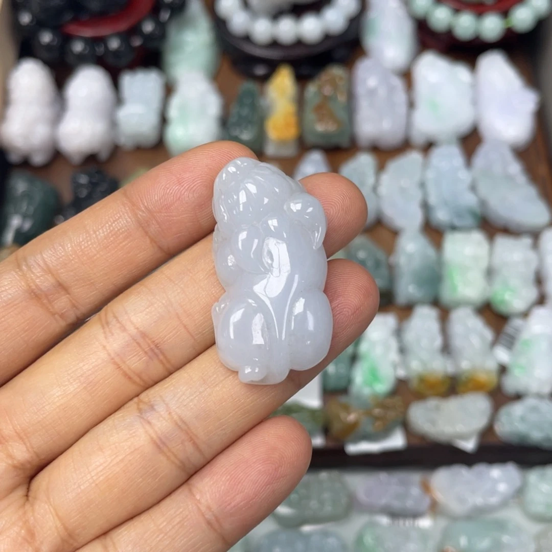 颈饰未镶嵌翡翠貔貅