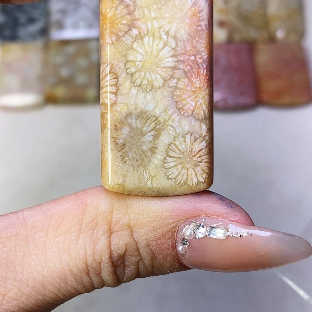 合金颈饰硅化玉y****