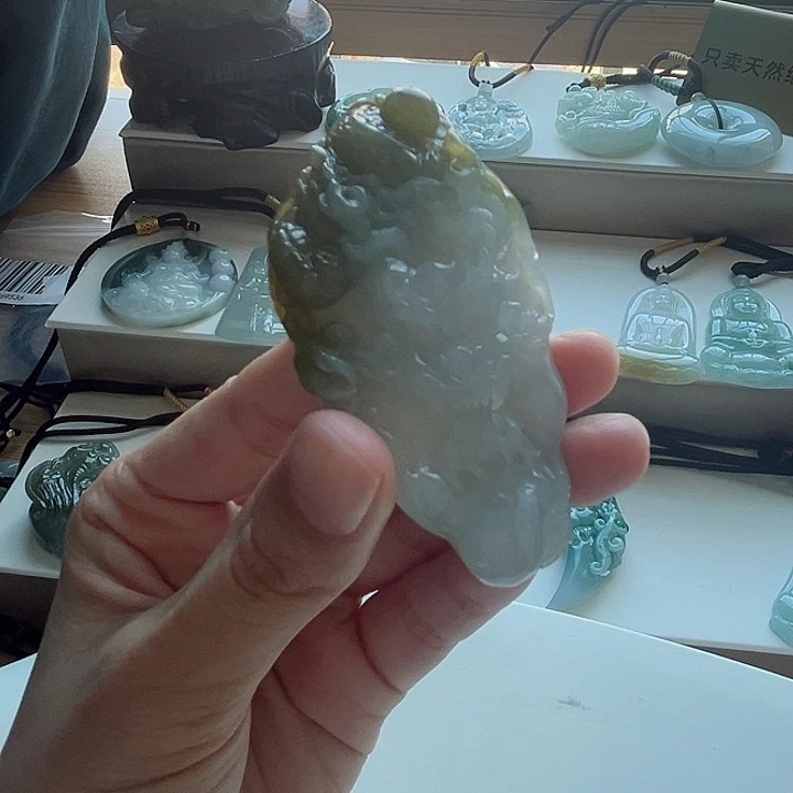 翡翠未镶嵌颈饰翡翠