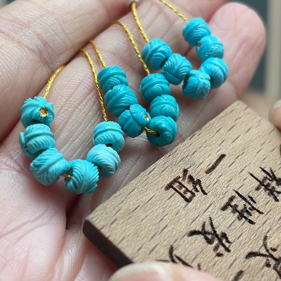 绿松石未镶嵌颈饰