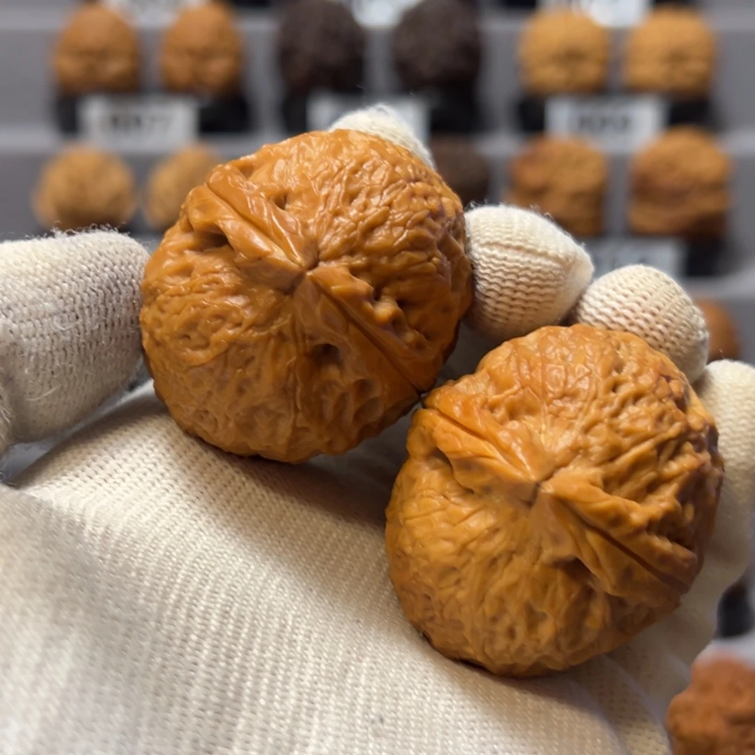 禹***星文玩核桃把件43mm乾坤球61克