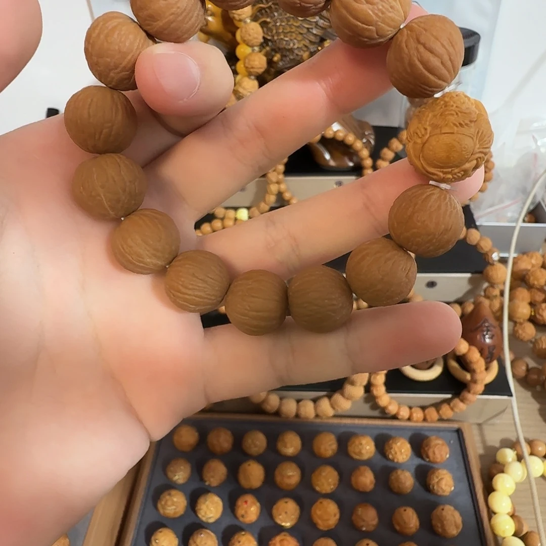猴头核桃吊坠原皮凤羽全品